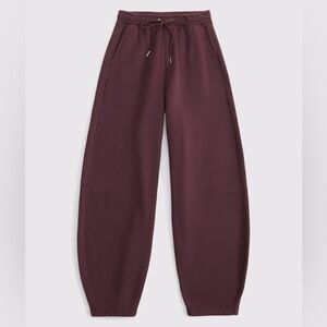 Abercrombie High Rise Barrel Sunday Sweatpant in Long